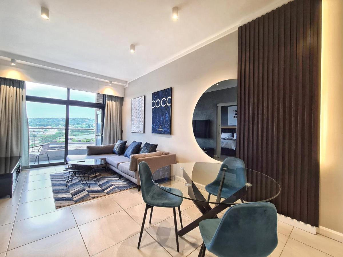 11 Floors In The Sky - Luxurious 1 Bedroom Pretoria Exterior photo